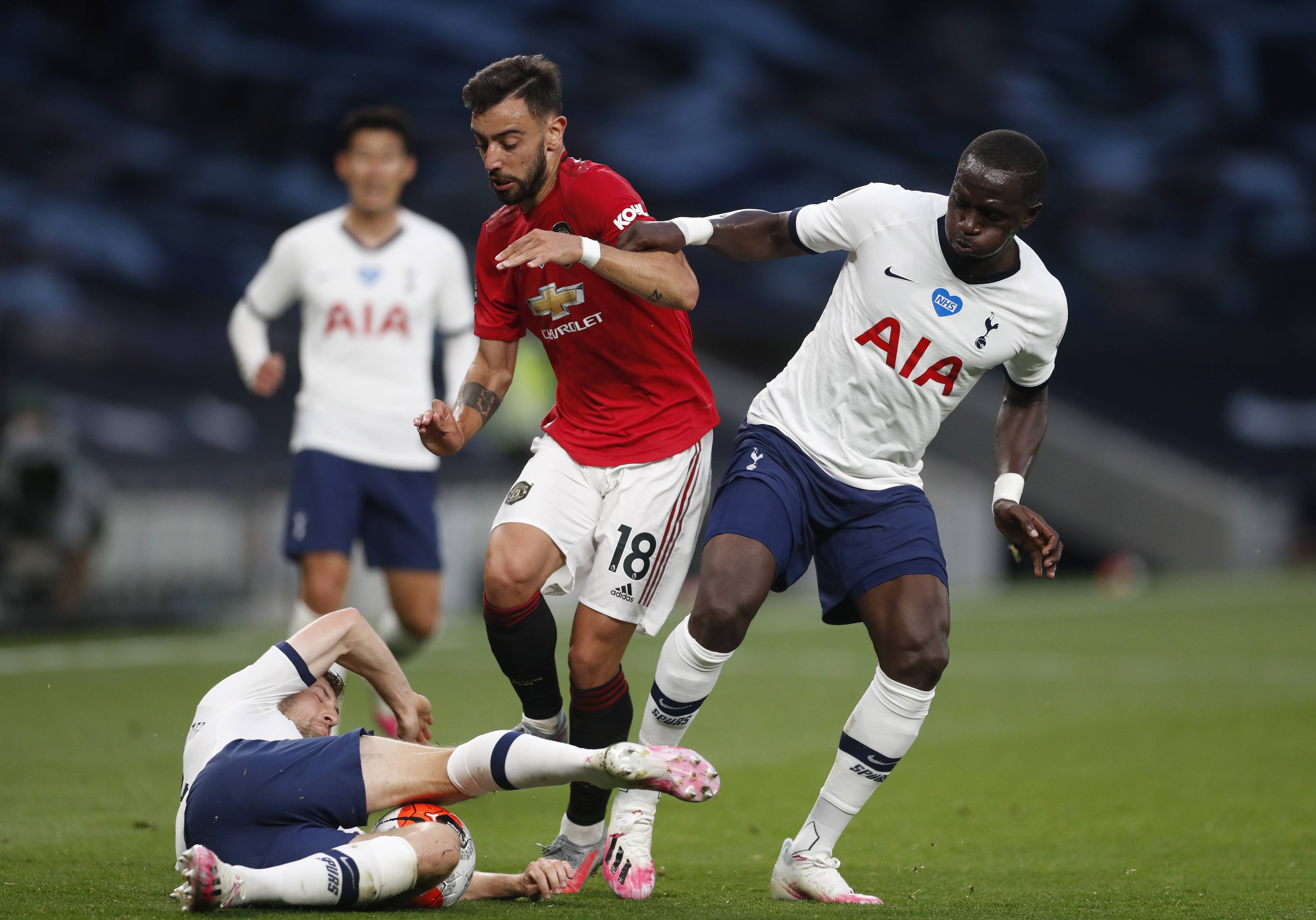 绿茵场上取 绿茵场上取