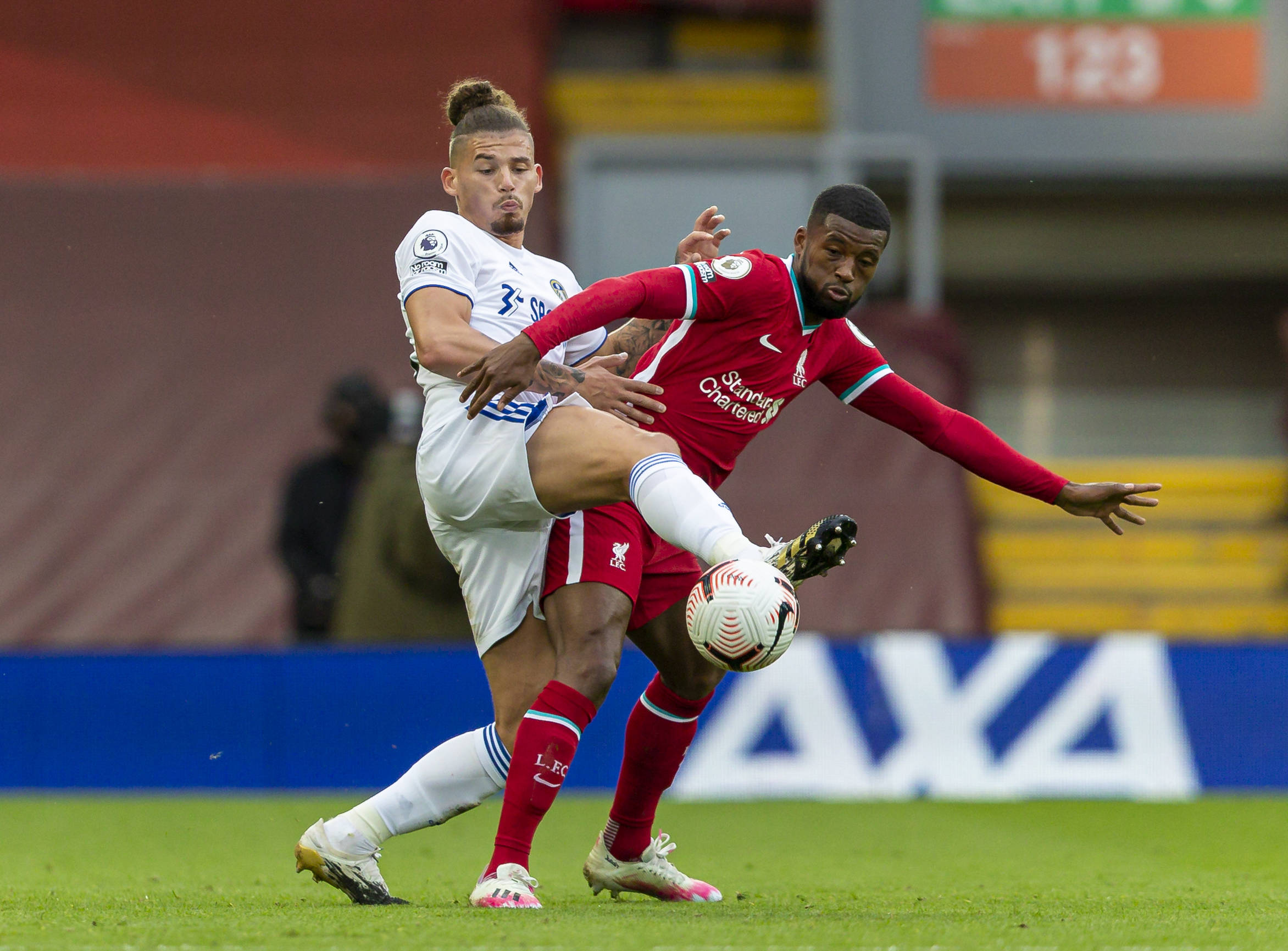 正忙於加強 正忙於加強